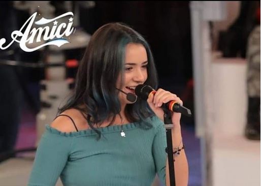 Federica La Rocca ad Amici 2020: Instagram, chi è la cantante che ha ottenuto il banco