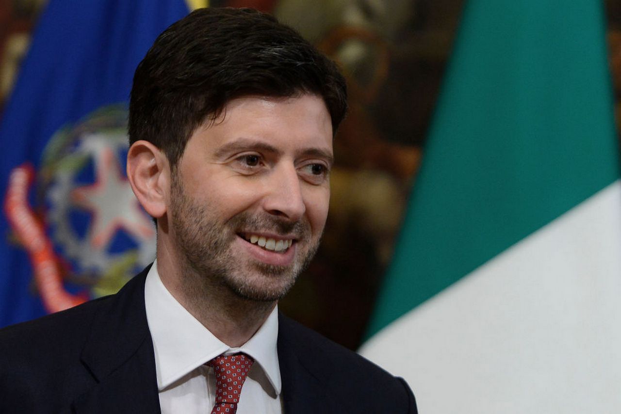 Speranza: “Le misure funzionano, vediamo una luce in fondo al tunnel”
