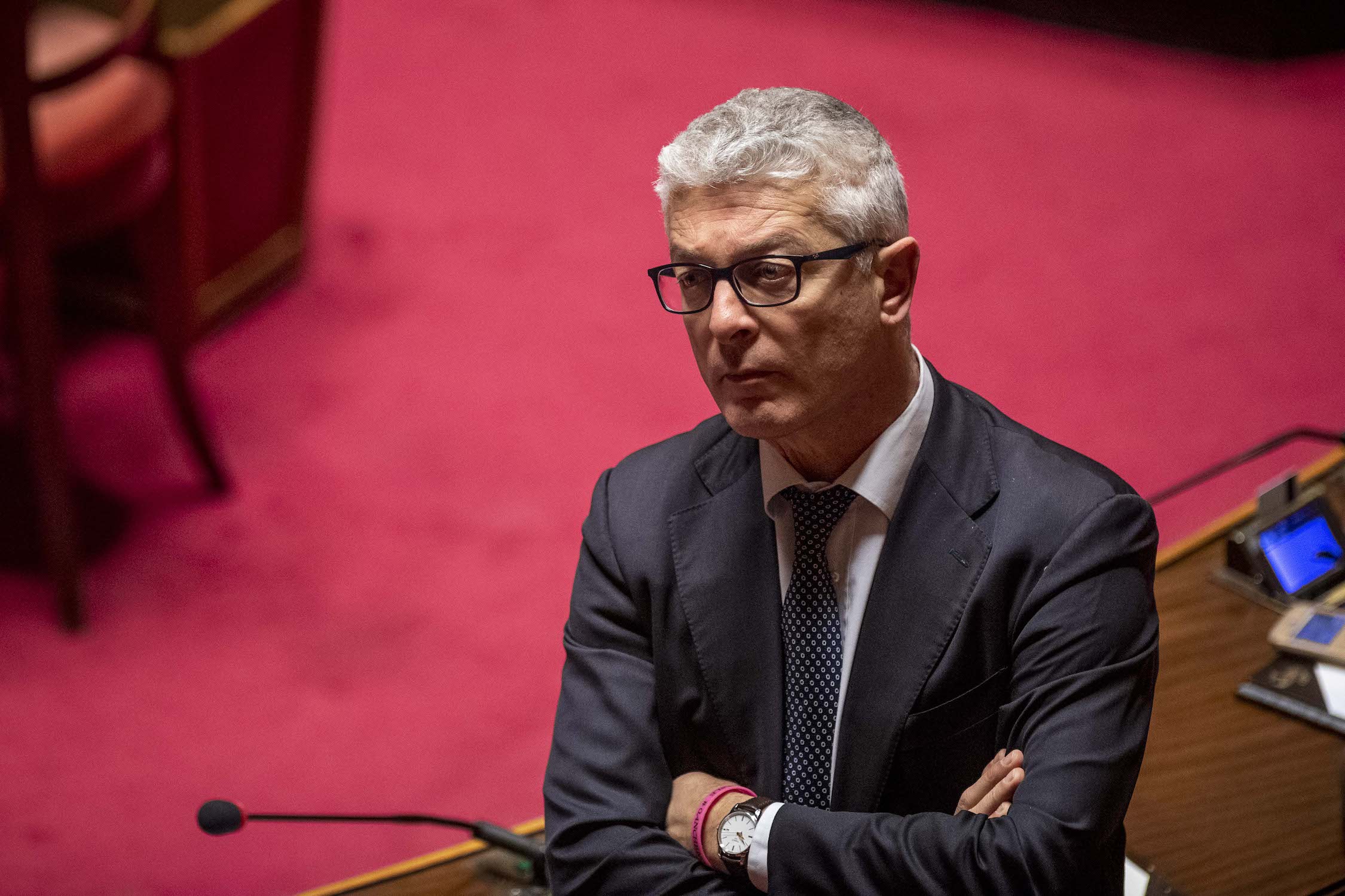 Santelli, anche nel M5S stigmatizzano le parole di Morra: “Inaccettabile, chieda scusa”