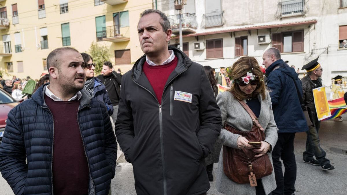 De Magistris: “Napoli zona rossa, chi state aspettando?”