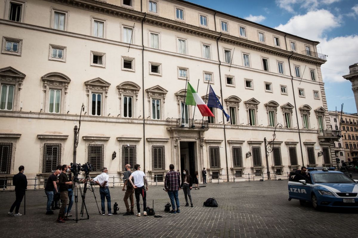 Cdm nella notte per il Ristori quater, verso rinvio tasse e nuovi aiuti