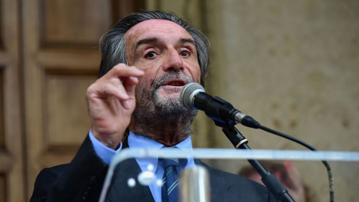 Fontana: “Numeri della Lombardia sono da zona arancione”, i social insorgono