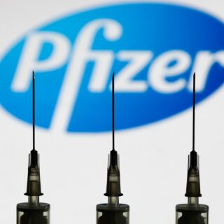 Vaccino Covid - Pfizer-BioNTech efficace 90 per cento