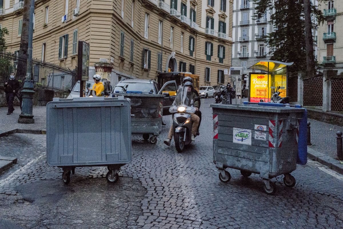 Piazze chiuse prima delle 21: nuova circolare del Viminale