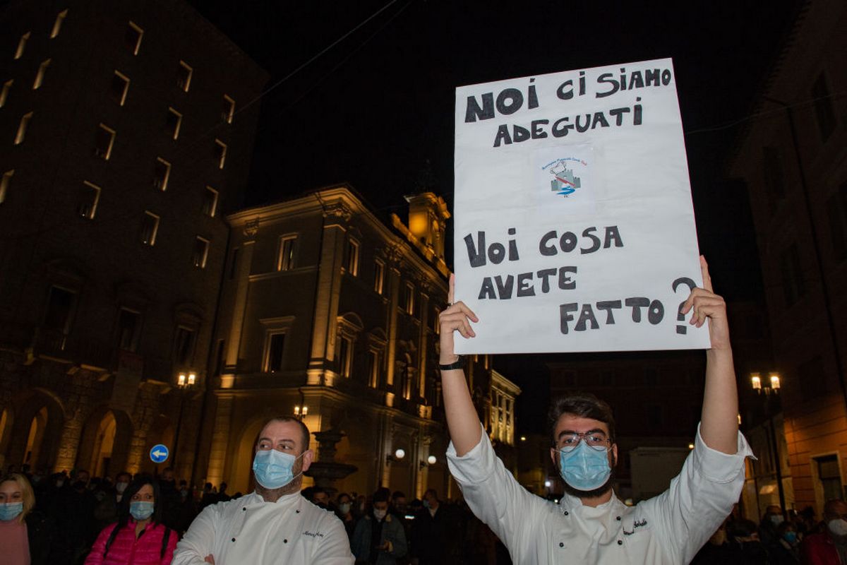 Perché nessuno (Irlanda a parte) ha un piano di convivenza con il virus?