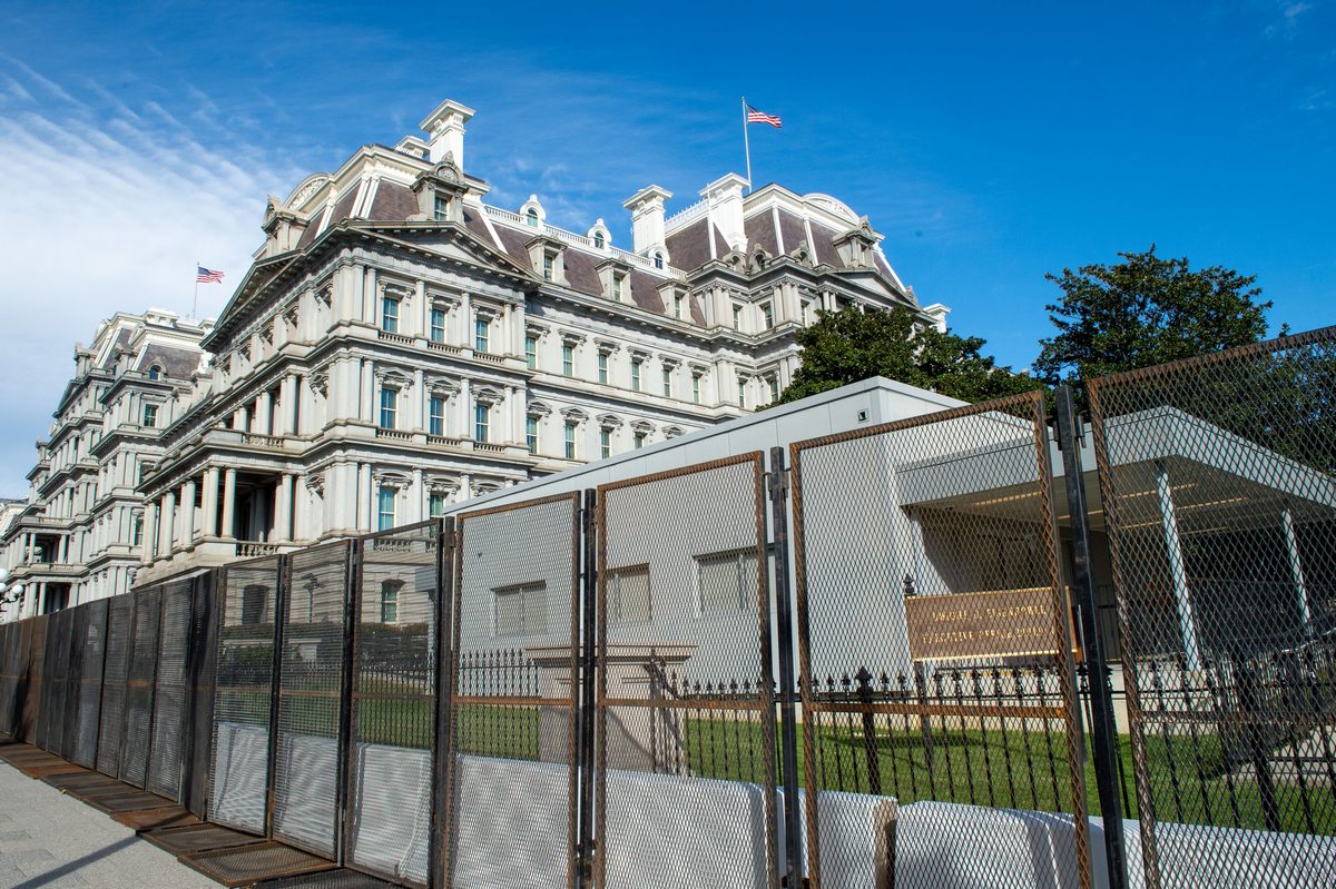 Elezioni USA 2020: Casa Bianca blindata, negozi proteggono vetrine