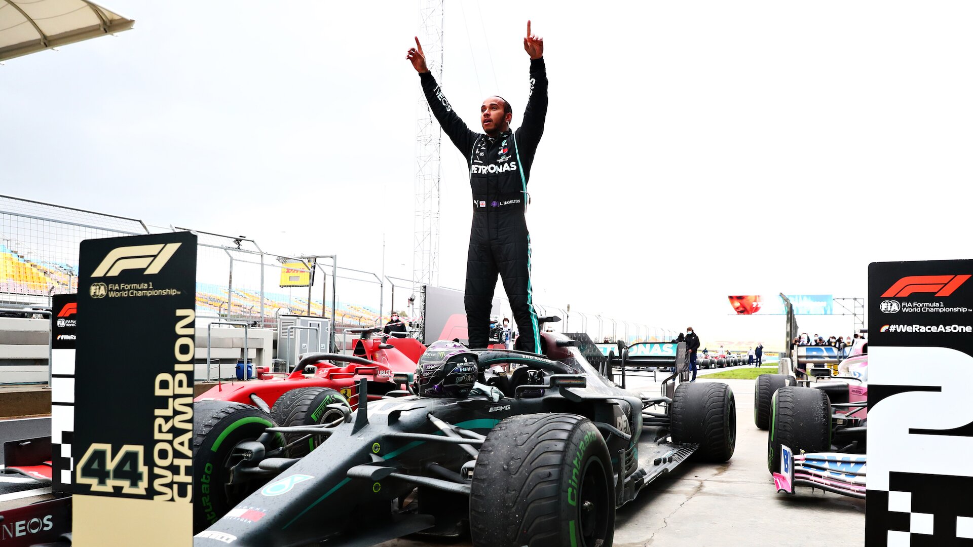 F1, Hamilton vince il suo settimo titolo mondiale: “Oltre i miei sogni”