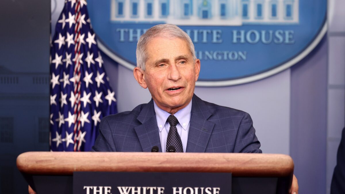Anthony Fauci: “Bene l’Italia sul Covid, vaccino da voi a dicembre. Ecco cosa deve stare chiuso”
