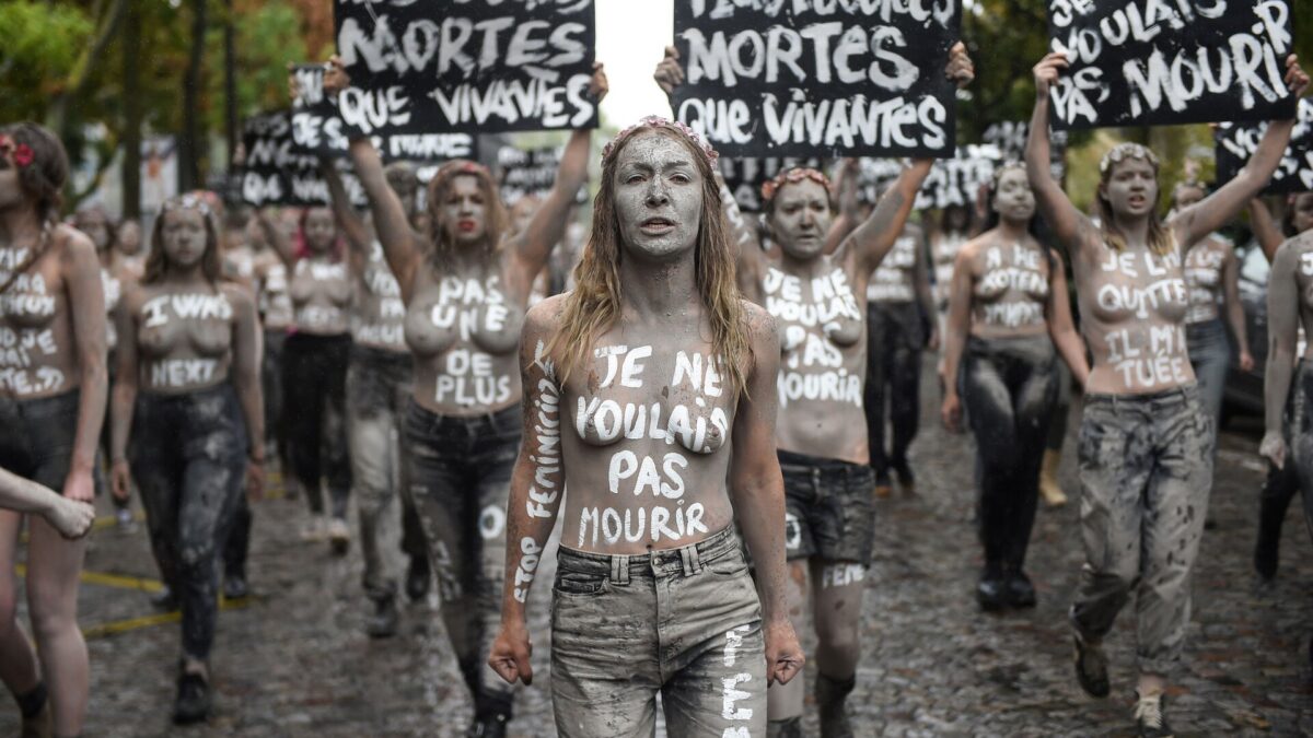 25 Novembre tra palinsesti speciali e tutorial fuori luogo: l’ipocrisia delle celebrazioni sulle, per le, con le donne