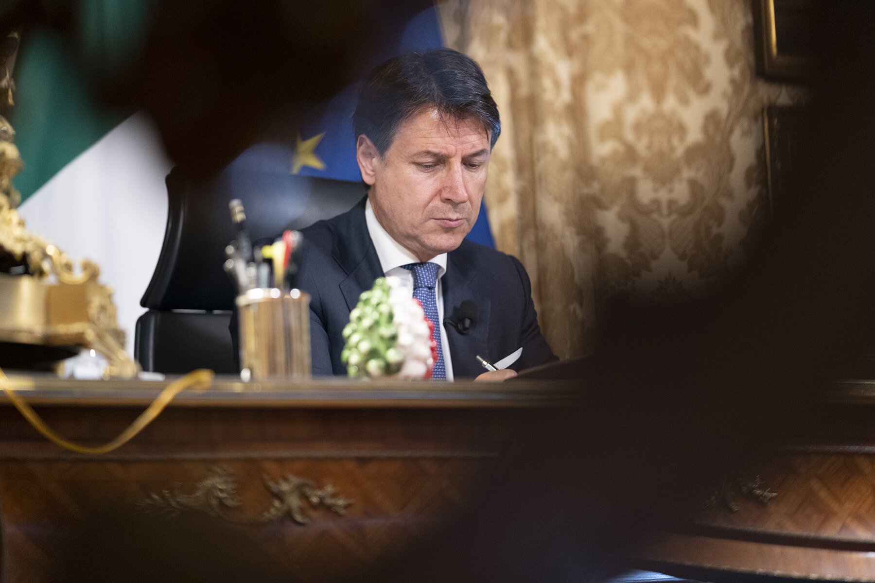 Natale e Covid, Conte: “Costretti a nuove misure restrittive per evitare la terza ondata”