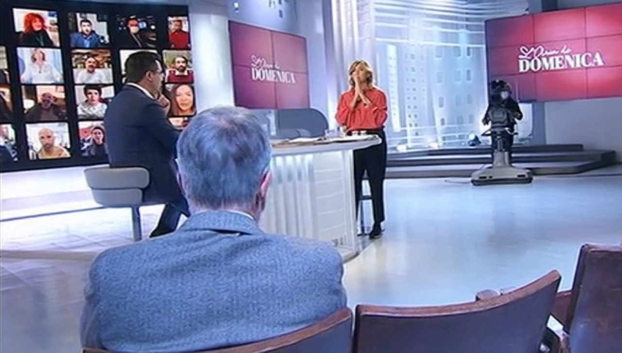 L’aria che tira, Myrta Merlino si assenta il lunedì e/o il venerdì per L’aria di domenica. Al suo posto Francesco Magnani