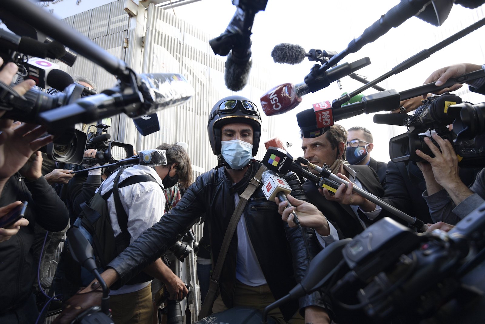 Maradona, indagato per omicidio colposo il medico personale Luque