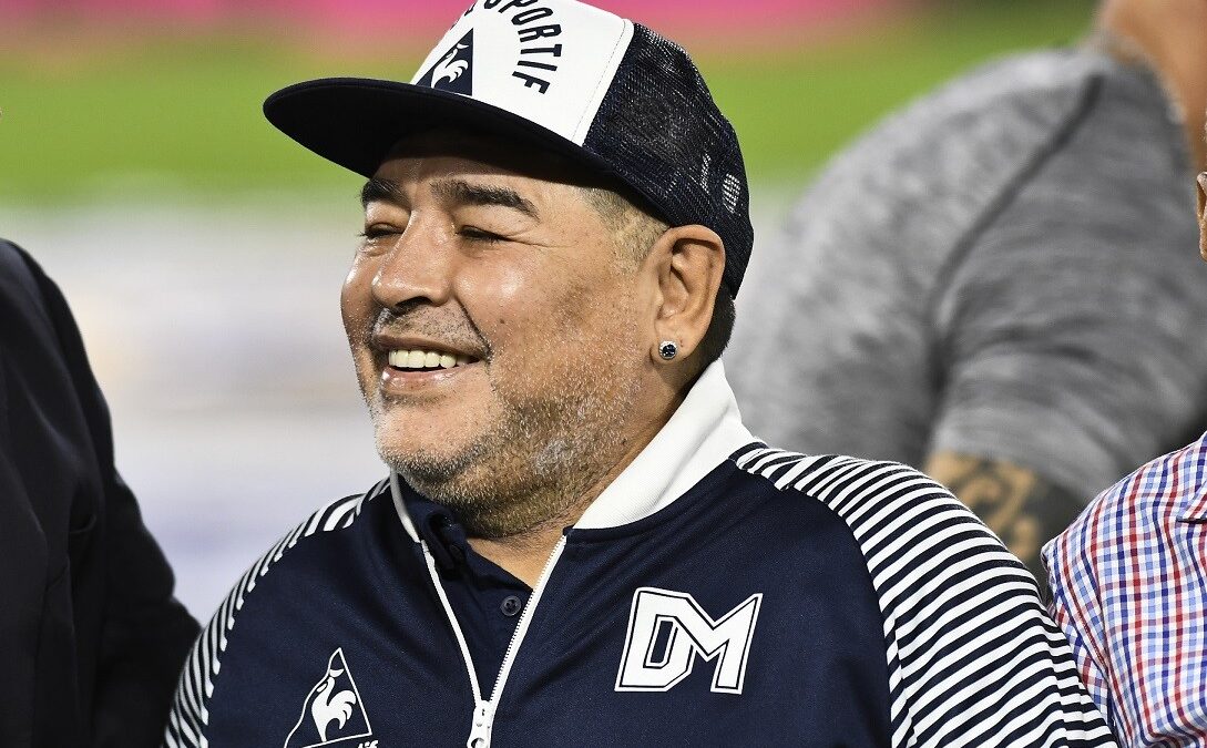 Maradona è morto: El pibe de oro tra inni e canzoni a lui dedicate