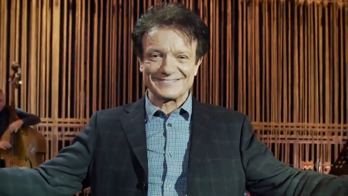 Qui e adesso: arriva su Rai 3 il nuovo show di Massimo Ranieri. Ecco i nomi degli ospiti