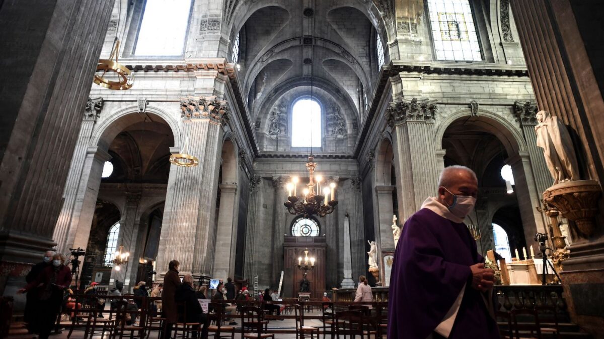 COVID-19, mercoledì le linee guida UE per le festività. Niente messe di Natale?