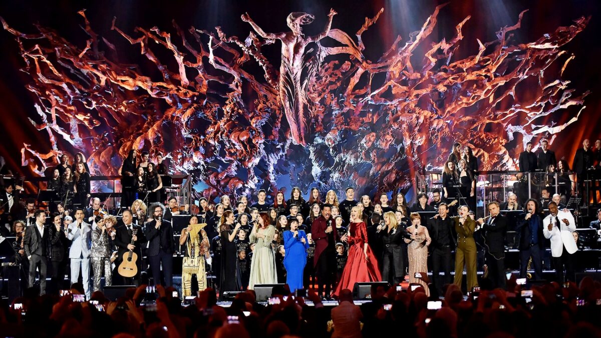 Federica Panicucci raddoppia anche quest’anno su Canale 5: Concerto di Natale dal Vaticano e Capodanno in musica
