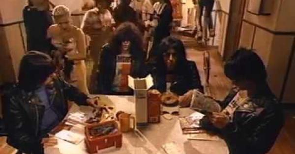 I wanna be sedated, Ramones: traduzione, lyrics e significato canzone
