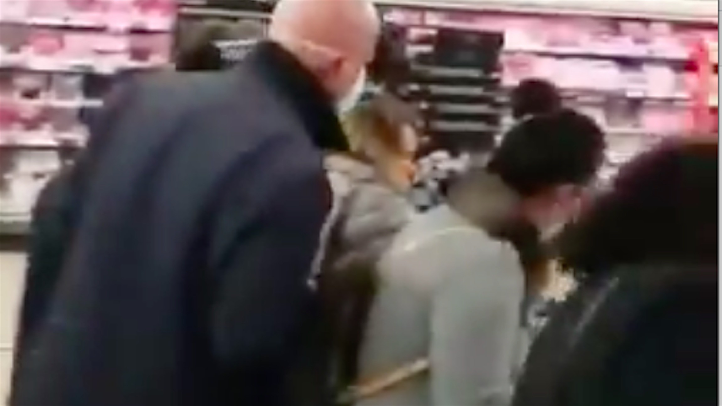 Scarpe Lidl: code e ressa per accaparrarsele (Video)