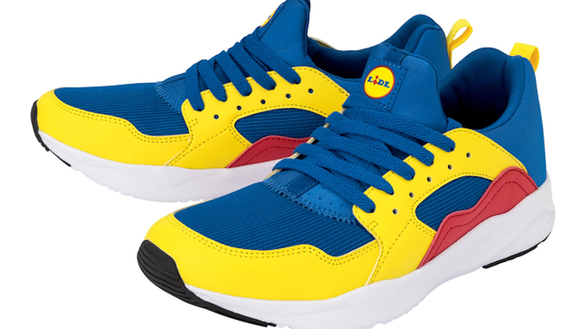 Ressa e assembramenti: l’assurda storia delle sneaker Lidl (Video)