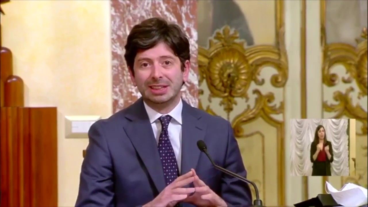 Speranza: “Riaprire le scuole? Aspettiamo i numeri di venerdì”