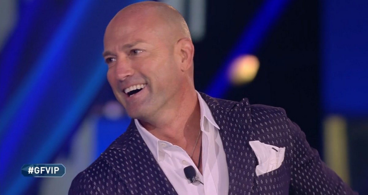 Stefano Bettarini contro il Grande Fratello Vip: “Non ho bestemmiato, io usato per fare share”