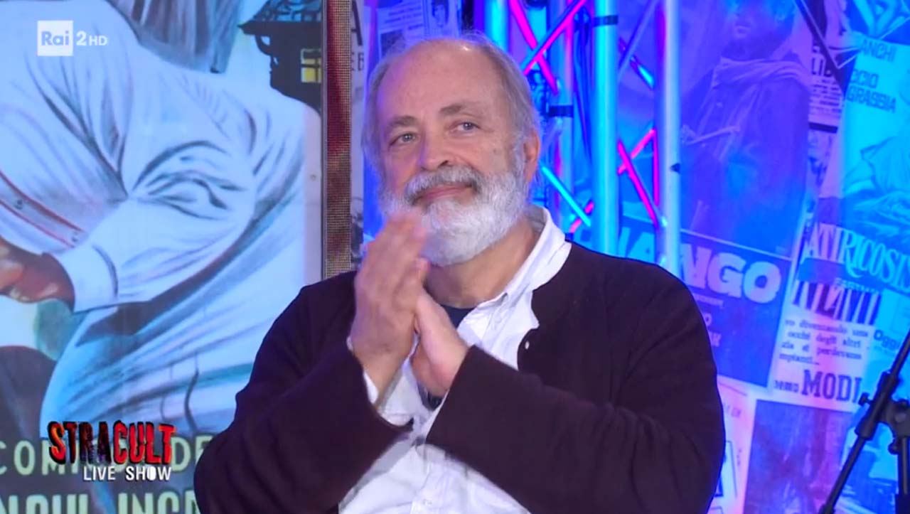 Stracult Live Show, gli attori (e il cinema) ringraziano Giusti: e spicca la poesia di Marco D’Amore