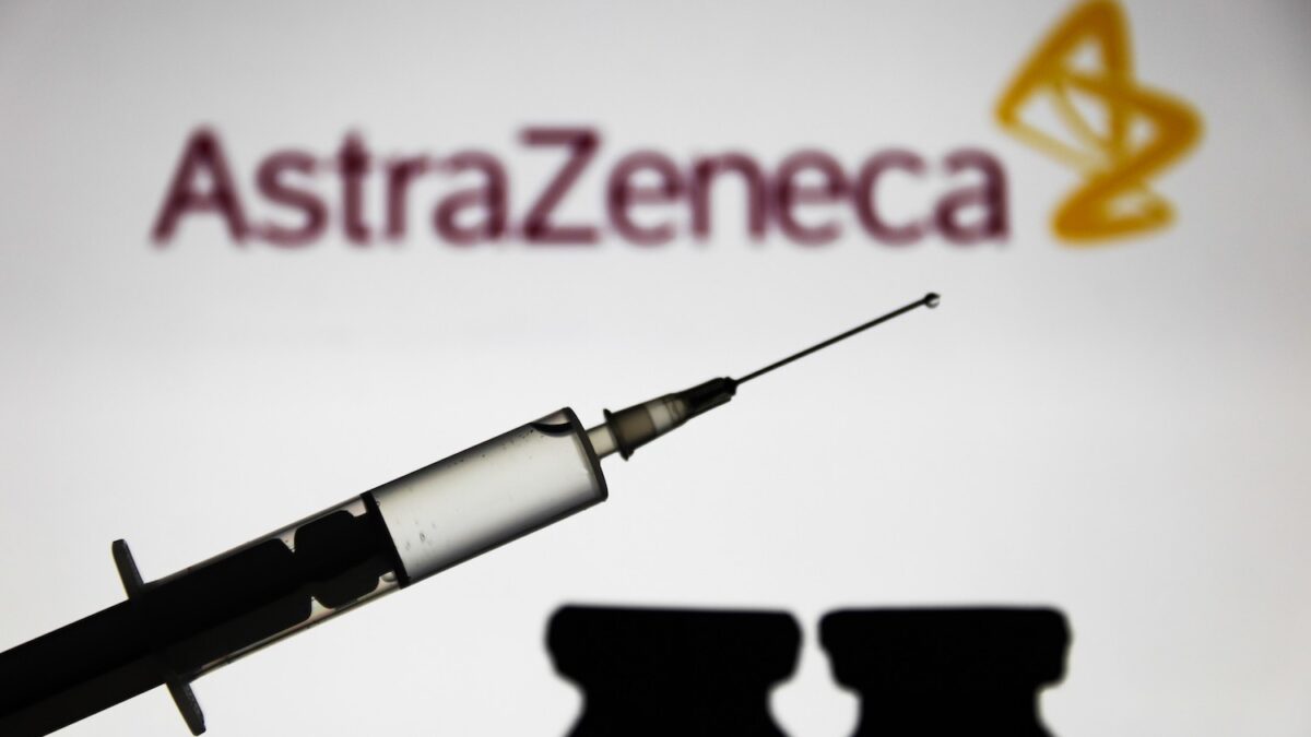 Vaccino anti-COVID di AstraZeneca: “Efficace al 70%”