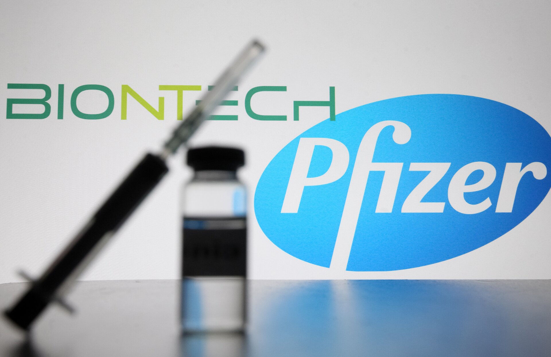 Vaccino anti-COVID, BioNTech: “La normalità non prima del prossimo inverno”