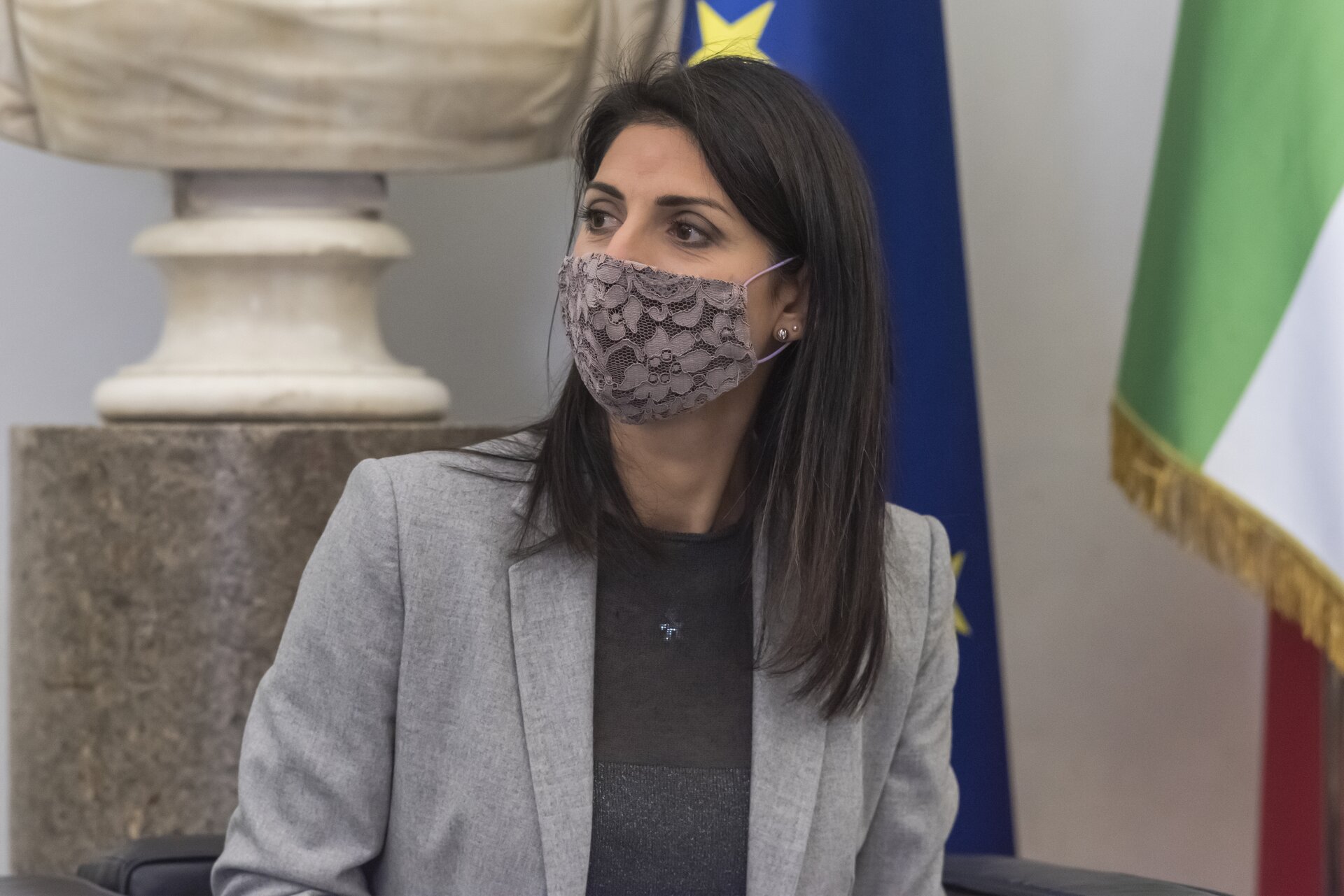 Roma, Virginia Raggi positiva al COVID-19: “Non ho sintomi”