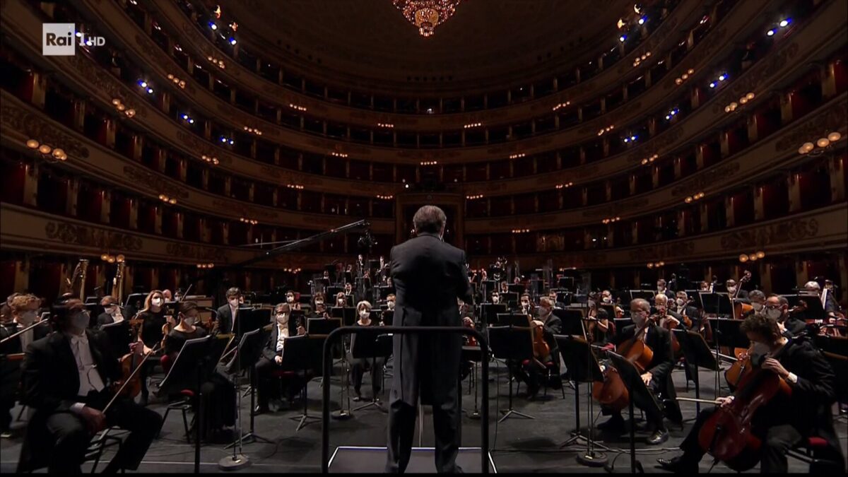 Prima Scala 2020 – A riveder le stelle è un puro evento tele-scenico che funziona (anche sugli ascolti)