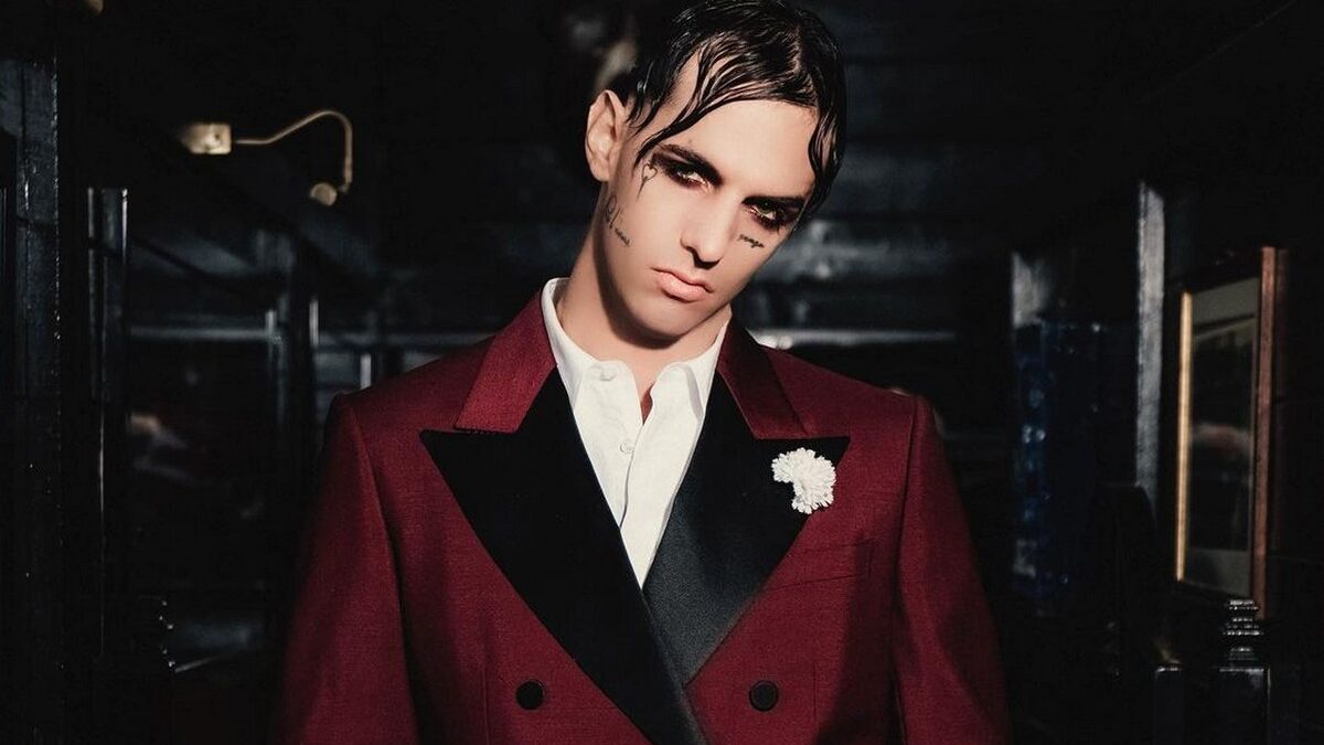 Achille Lauro a Sanremo 2021: il cantante ospite fisso in tutte le serate con “5 quadri”