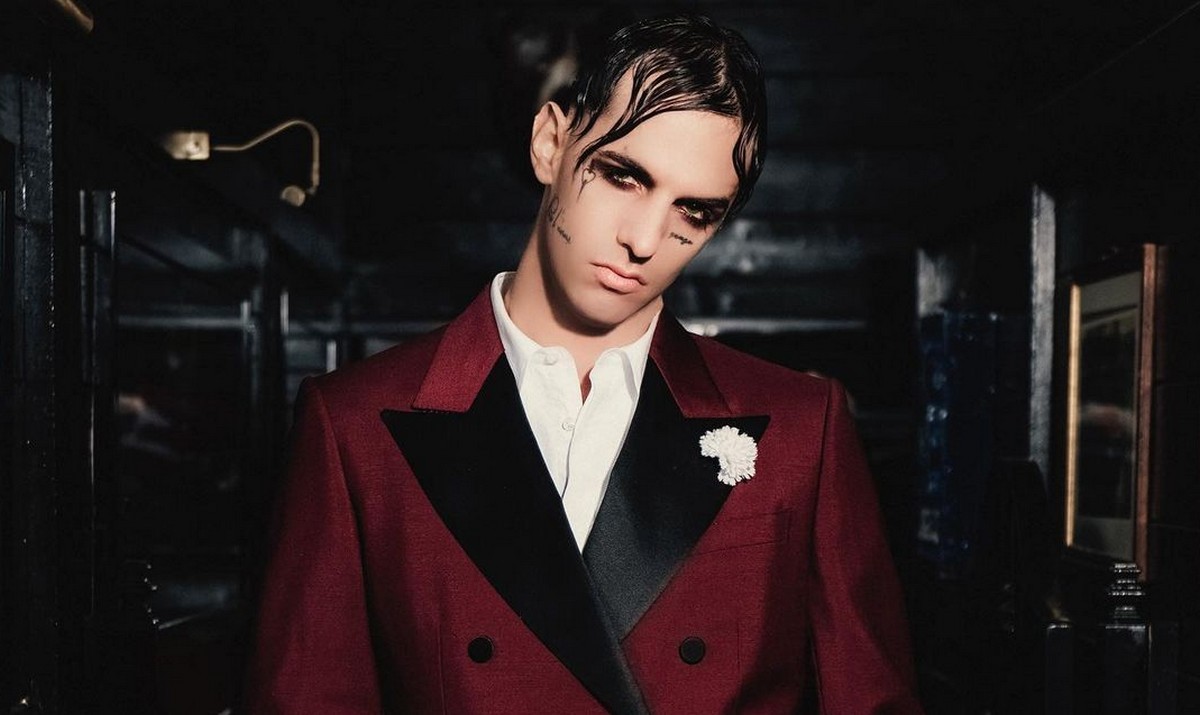 Achille Lauro a Sanremo 2021: il cantante ospite fisso in tutte le serate con “5 quadri”