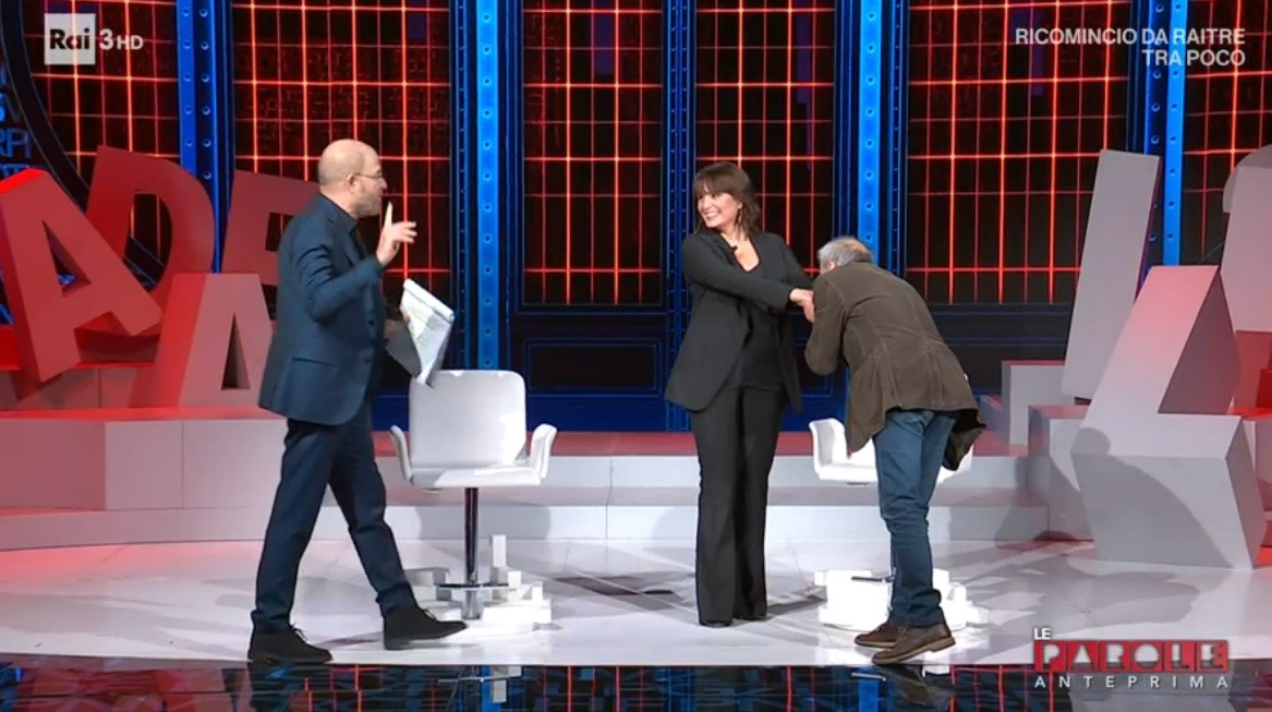 Le parole della settimana, Roberto Vecchioni fa il baciamano all’immunologa
