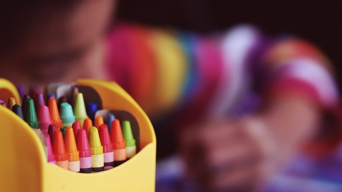 Focolaio di Covid in scuola materna del milanese: genitori furenti