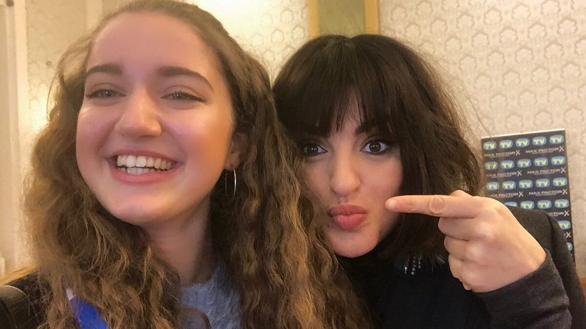 Elena Faggi: “La mia canzone ricorda Sincerità di Arisa? Mi fa piacere ma mi ritrovo di più in Billie Eilish!”
