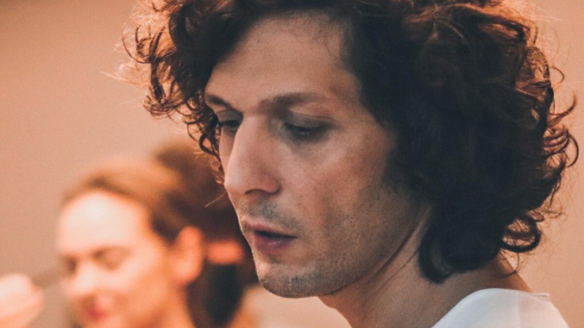 Ermal Meta partecipa a Sanremo 2021 con Un milione di cose da dirti