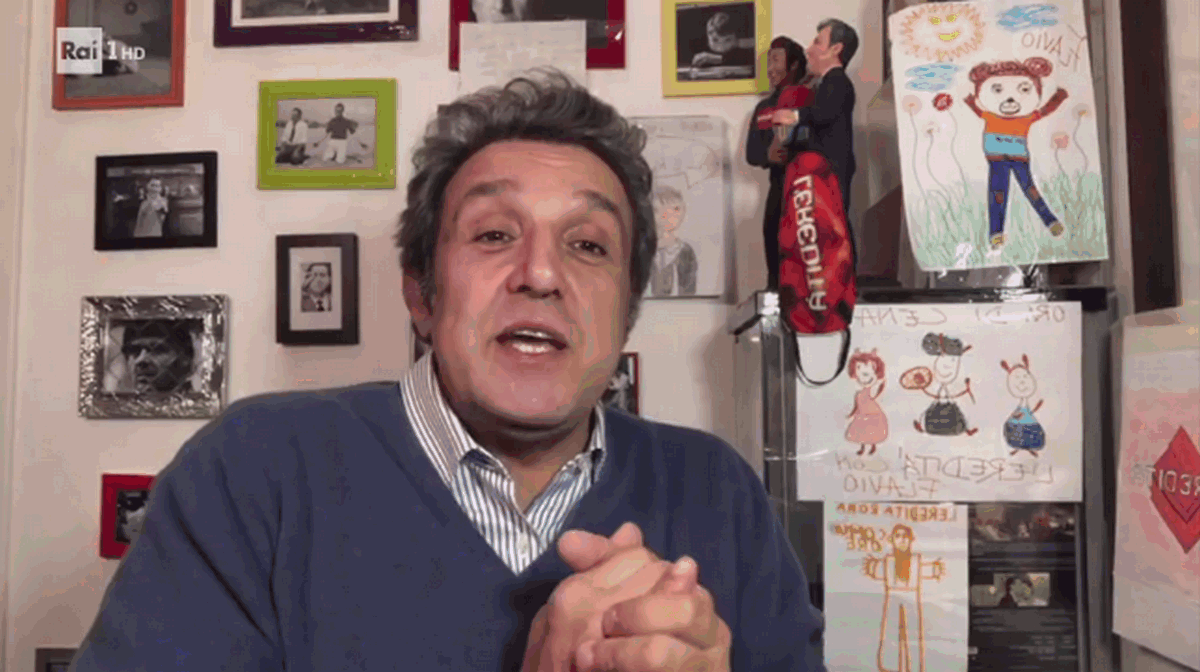 Flavio Insinna a L’Eredità: “Sono contrario alla caccia”, è polemica. E si scusa per la gaffe su Camillo Benso