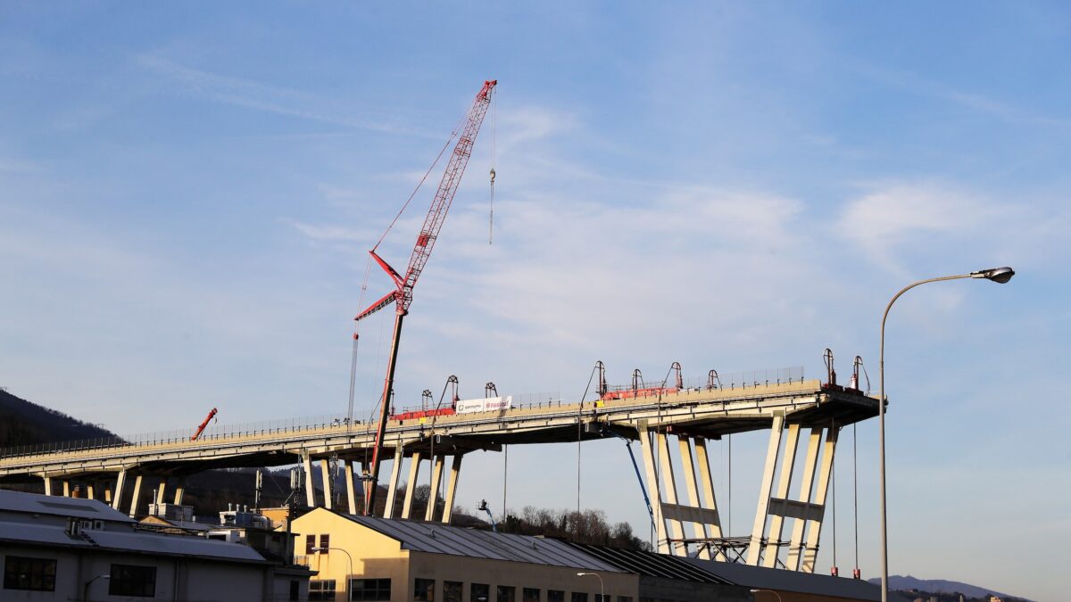Genova, depositata la perizia: “Il Ponte Morandi caduto per scarsa manutenzione”
