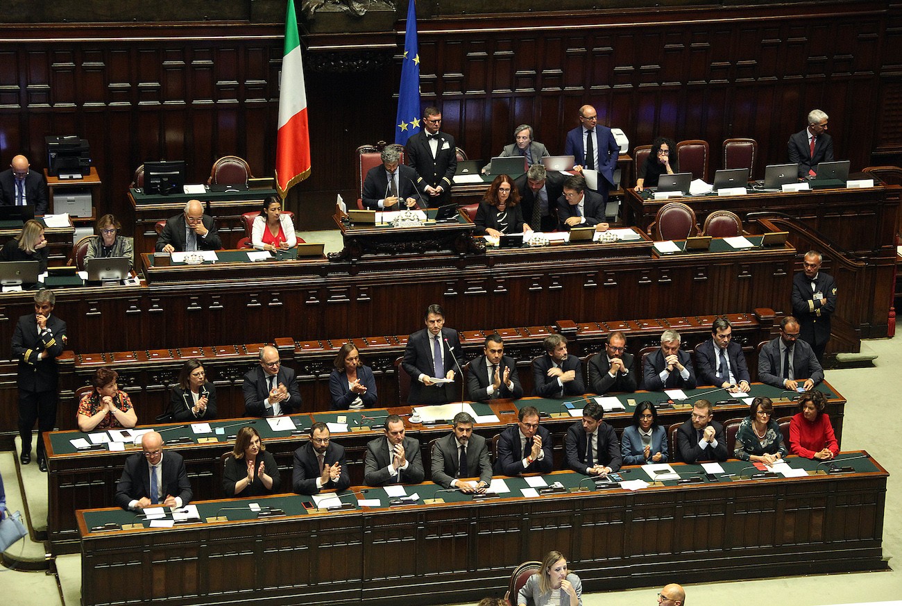 Mes, Centrodestra: “È resa per l’Italia”. M5S: “Con noi al governo non sarà mai attivato”