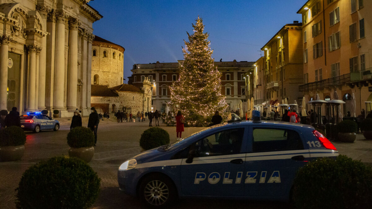 Spostamenti a Natale: Regioni e 25 senatori PD contro il divieto