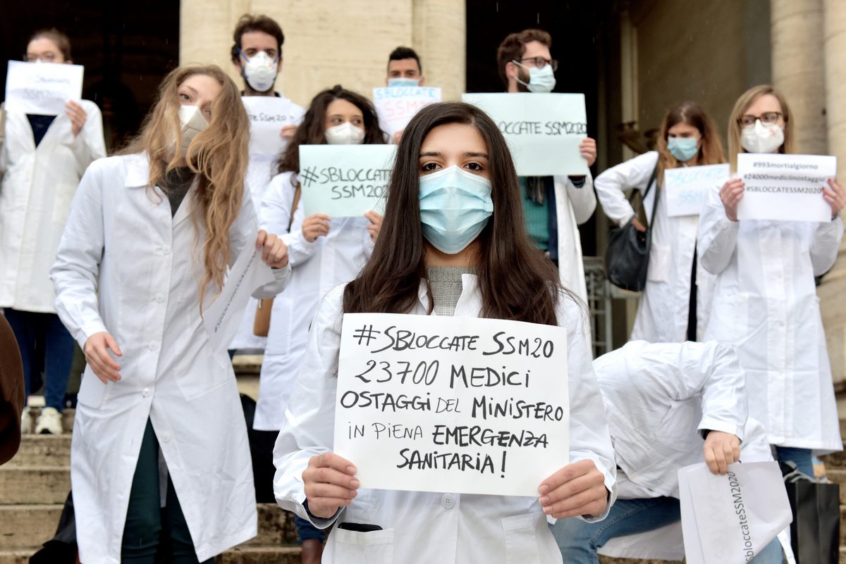 Medici specializzandi protestano per il concorso SSM2020