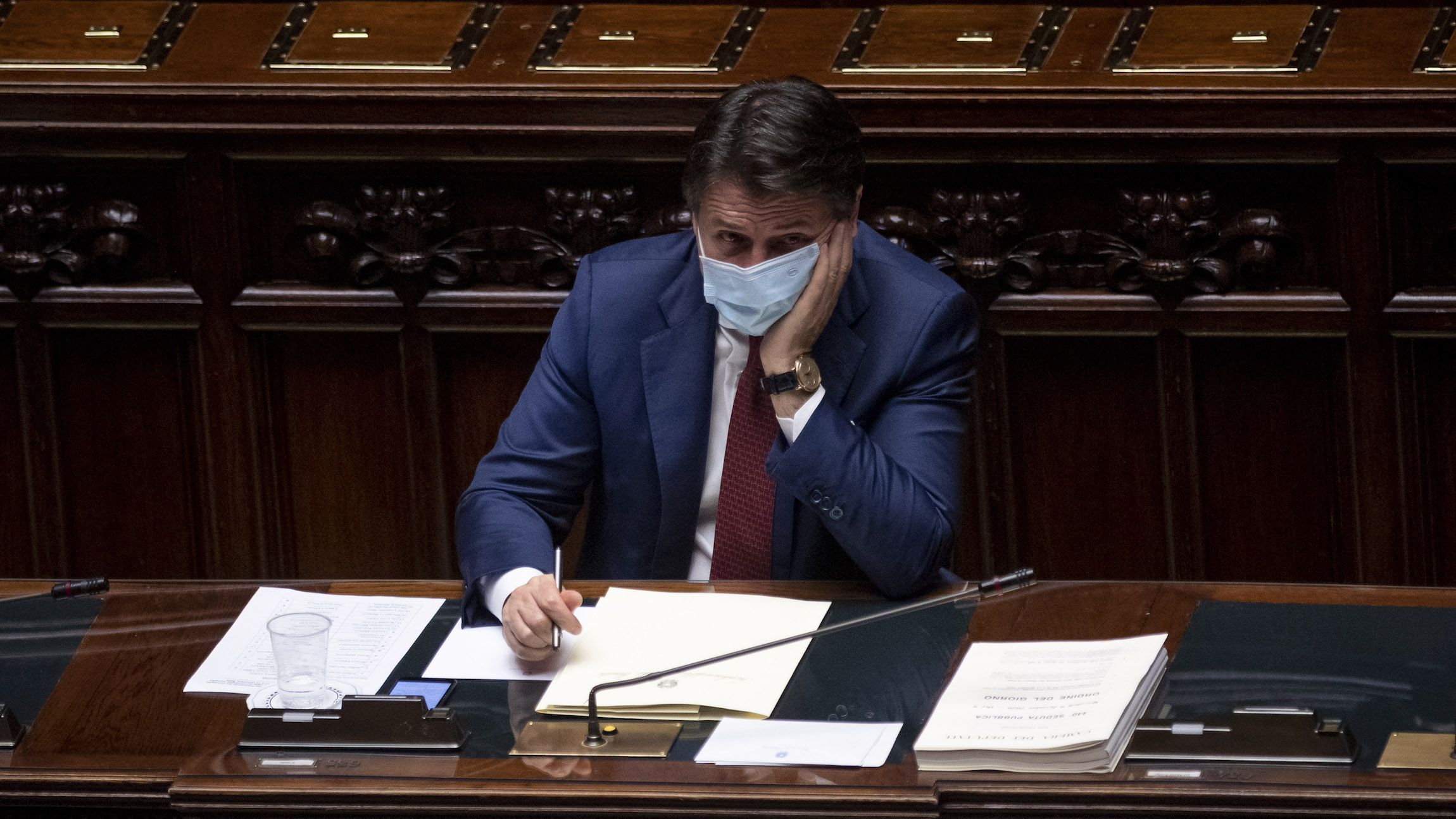 Misure per Natale, Conte: “Necessario rinforzarle”. Zona rossa in prefestivi e festivi?