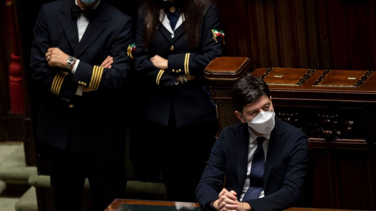 Speranza: “Natale più pericoloso dell’estate, vi spiego perché”