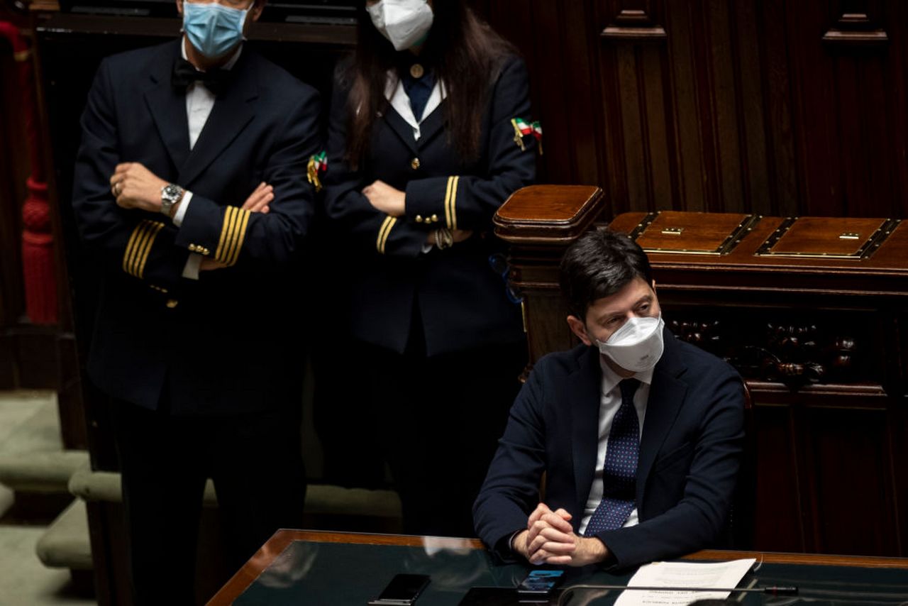 Speranza: “Natale più pericoloso dell’estate, vi spiego perché”