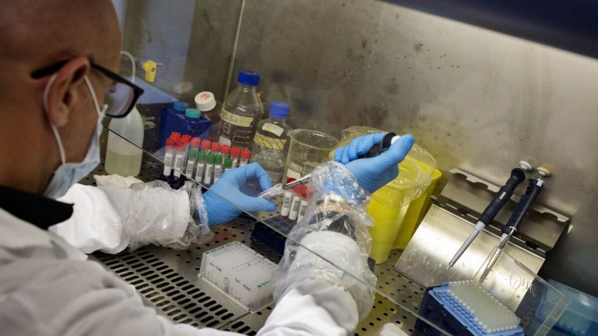 Bollettino Coronavirus 23 dicembre: 14.522 nuovi positivi e 553 vittime. Scendono ricoveri e TI