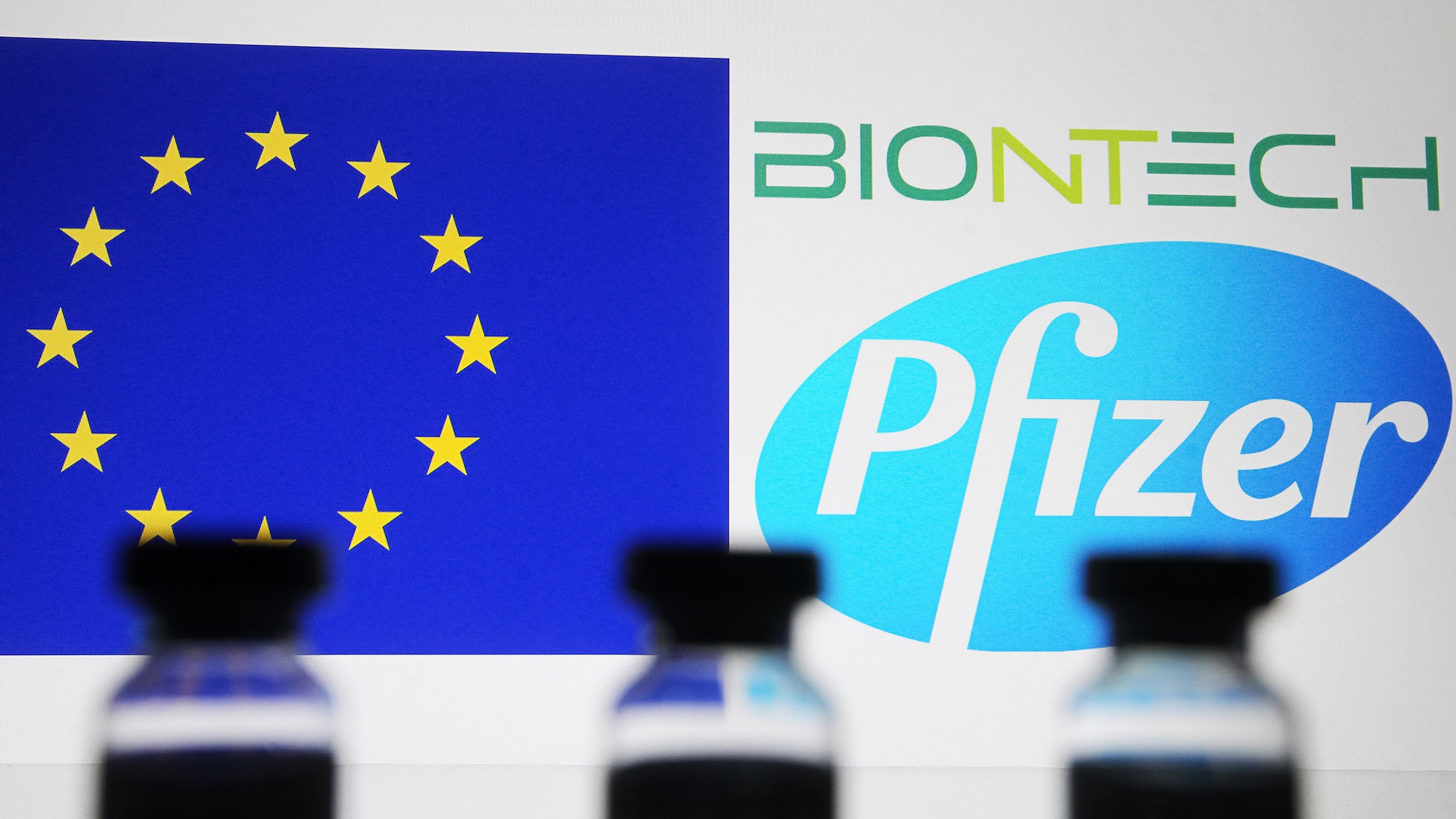Vaccino Pfizer: è arrivato l’ok dell’Ema. Conte: “Splendida notizia. Il 27 si parte”