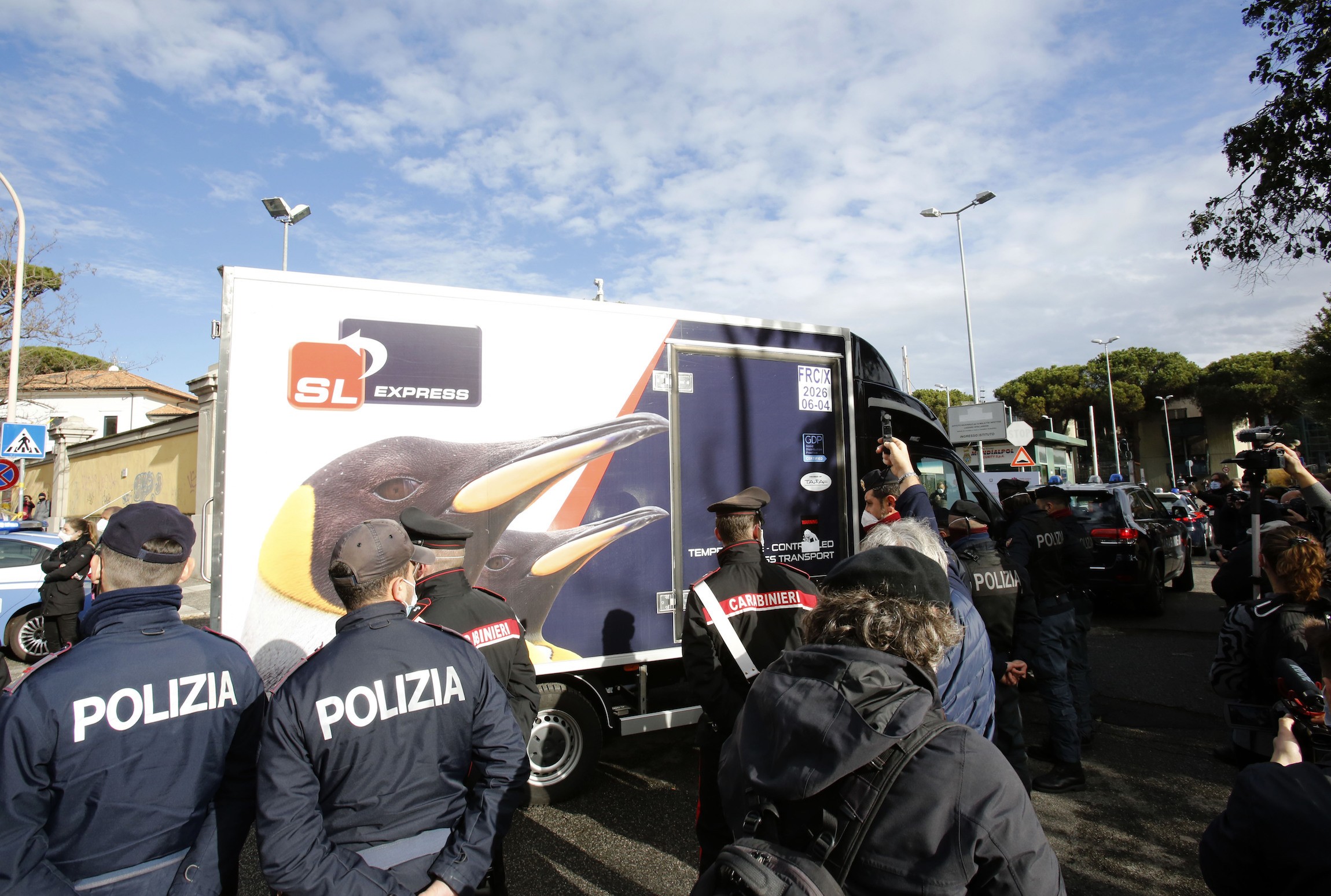 Le dosi del vaccino anti-Covid Pfizer-BioNTech sono arrivate in Italia
