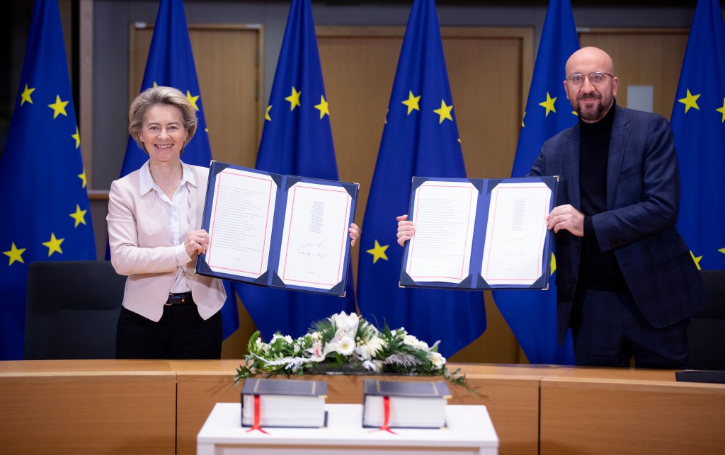 Ue, Von der Leyen firma l’accordo post Brexit