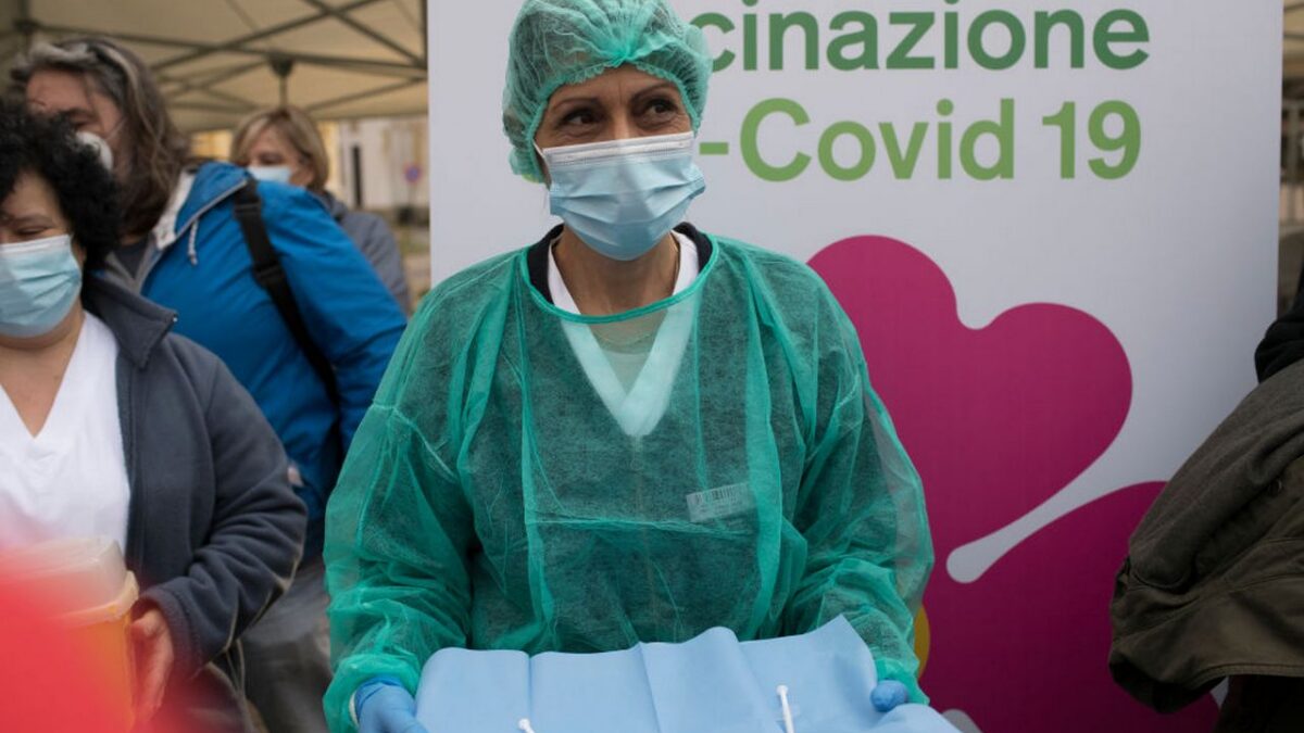 Bollettino Coronavirus 28 dicembre: 8.585 nuovi positivi e 445 vittime. I ricoveri continuano a salire
