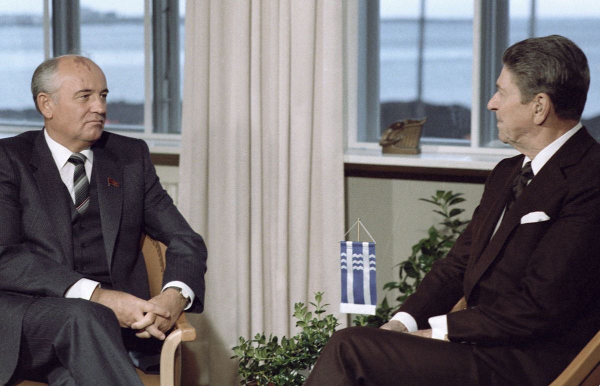 Michael Douglas e Christoph Waltz saranno Reagan e Gorbachev in una miniserie